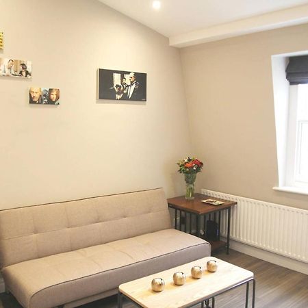 Guestready - Quaint English Flat Near Portobello Apartment ลอนดอน ภายนอก รูปภาพ